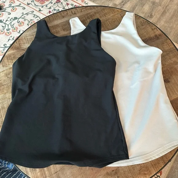 Two 32 Degrees Active Rib Bra Tank - Picture 8 of 10